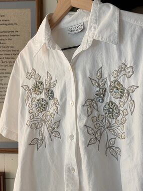 Vintage White Pearl & Silver Embroidered Floral Beaded Blouse Cottagecore